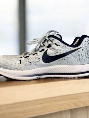 Nike Air Zoom Vomero 12 Women's 8.5 Armory Blue White 887030-041 (Men's 7)